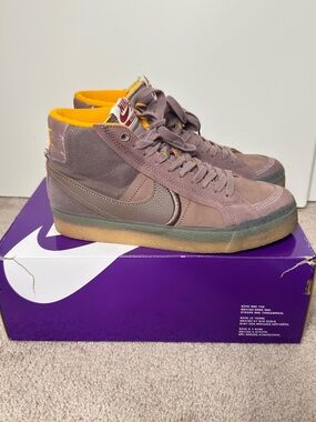 NIKE | EUC High top